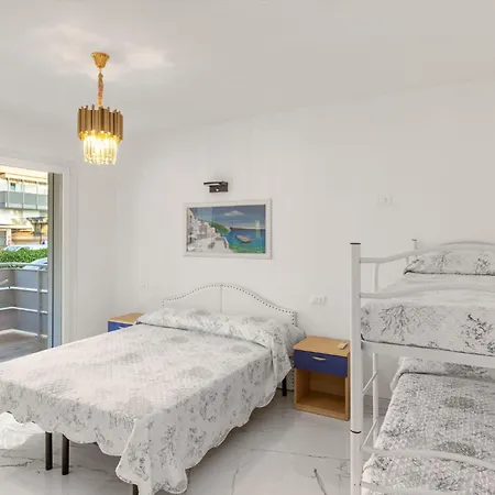 Modern With Shared Pool