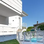 Modern With Shared Pool * 比比翁