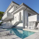 Modern With Shared Pool * 比比翁