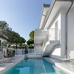 Modern With Shared Pool 公寓 比比翁