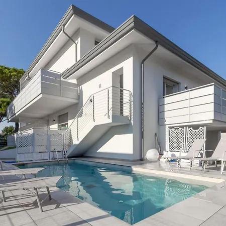 Modern With Shared Pool * ビビオーネ